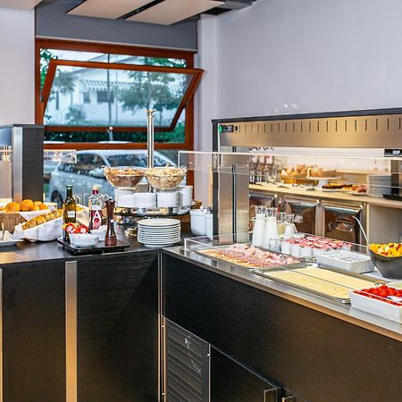 Hotel La Pergola ลินญาโน ซับเบียโดโร ภายนอก รูปภาพ