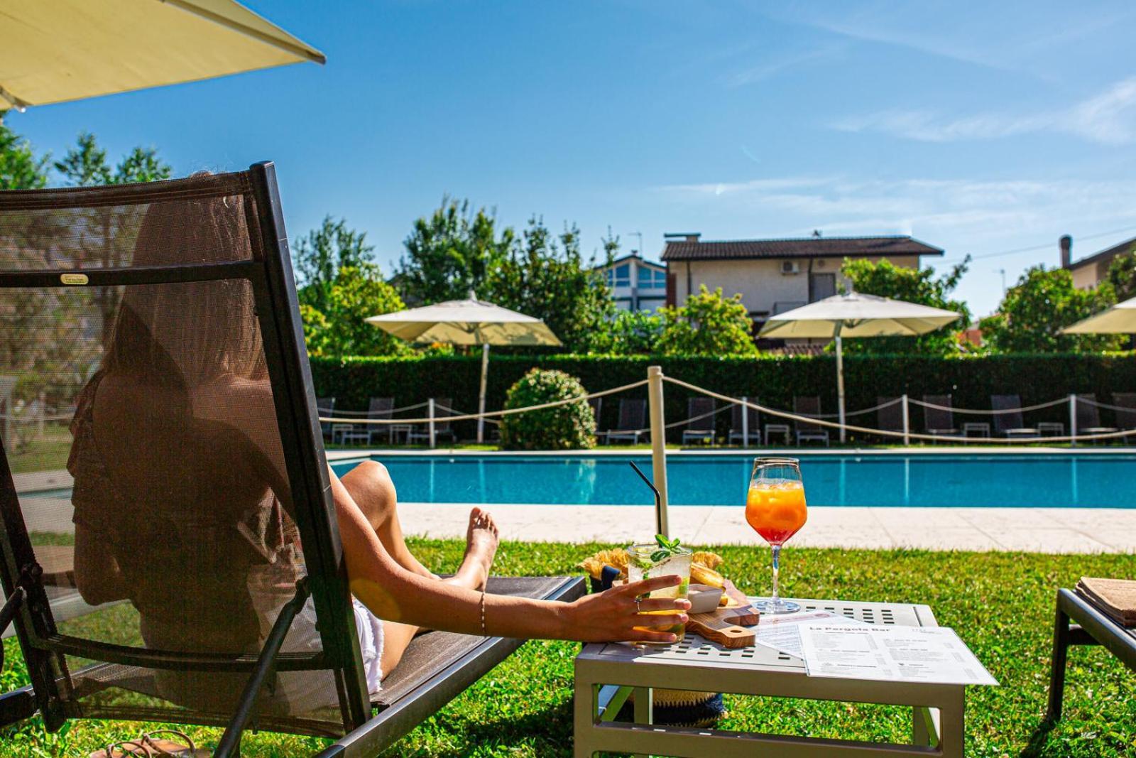Hotel La Pergola ลินญาโน ซับเบียโดโร ภายนอก รูปภาพ