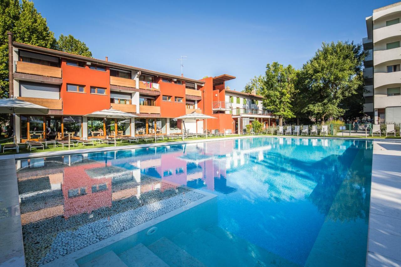 Hotel La Pergola ลินญาโน ซับเบียโดโร ภายนอก รูปภาพ